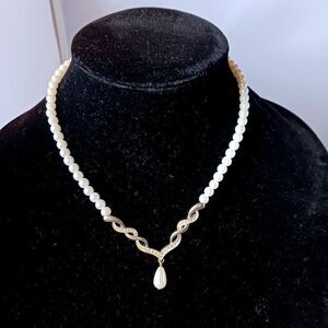 Vintage Women's Faux Pearl Silver Tone Choker Necklace